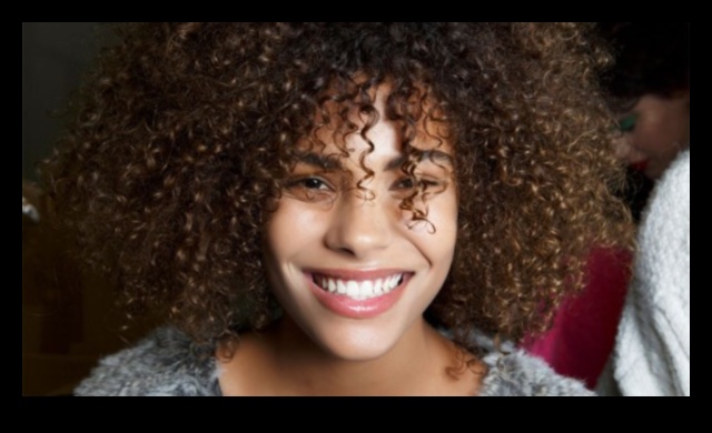 استمرار الروعة المتصاعدة: إطلاق العنان لجمال تجعيد الشعر الطبيعي