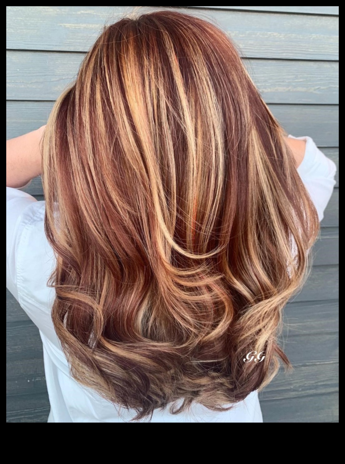 أبرز النقاط المخفية: لمسات خفية لرفع مظهرك البني المحمر