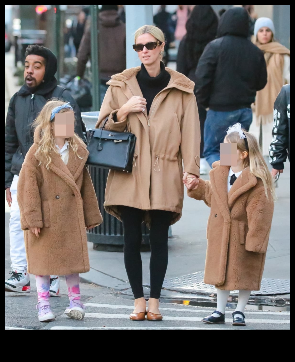 الأناقة الحضرية: تنقل في أفق المدينة بمجموعات أنيقة